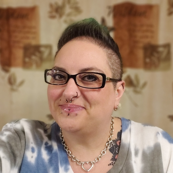 Meet your Posher, Heather - Picture 5 of 7